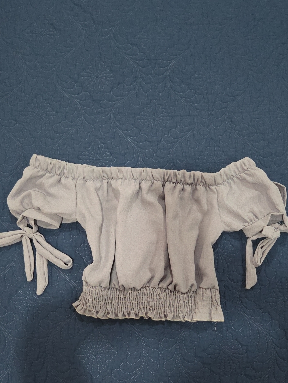 J.O.A. Dusty Lavender Off-Shoulder Tie Sleeve Crop Top size medium